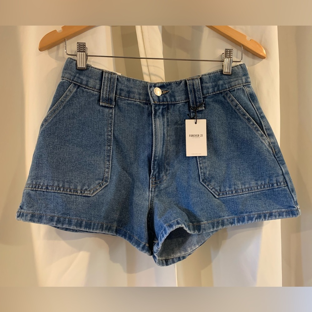 Forever 21 Women’s Denim Shorts Size Medium